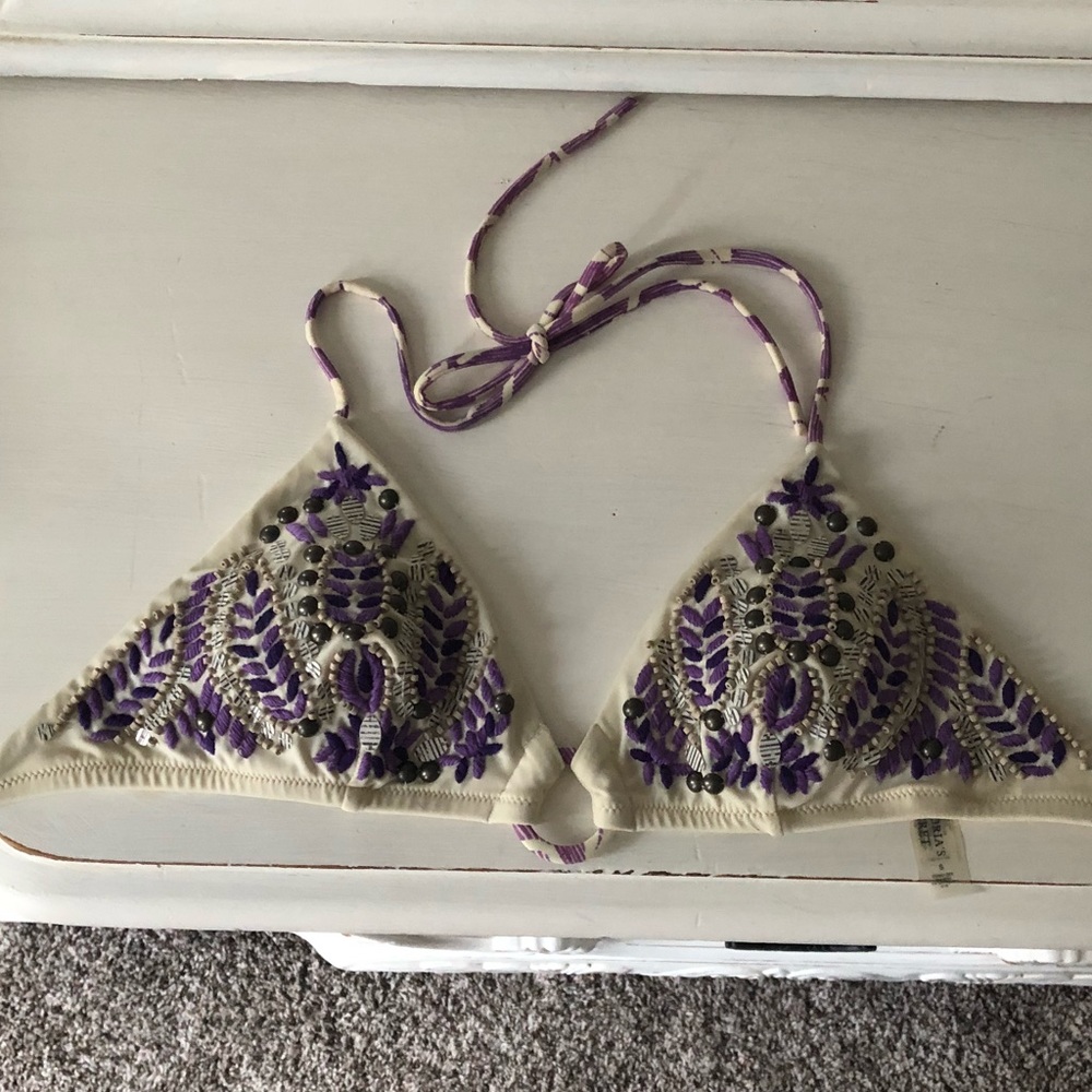 Cute bathing suit top from Victoria secret!